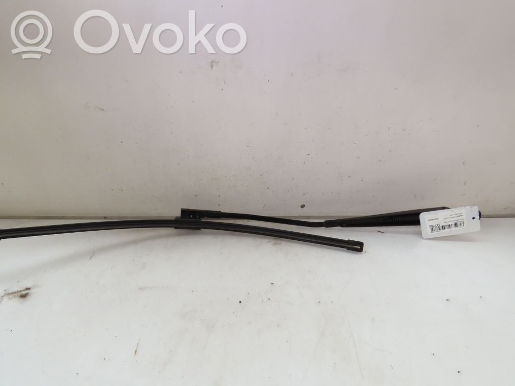 Brazo del limpiaparabrisas delantero   7701057640