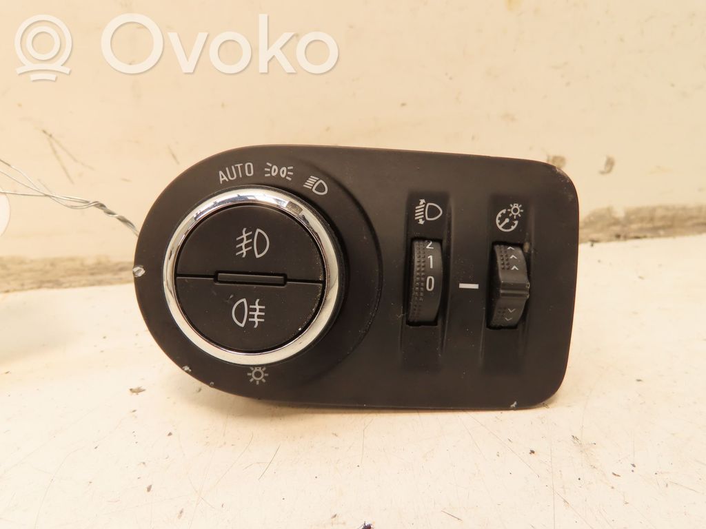 Opel Corsa F Interruptor de luz 