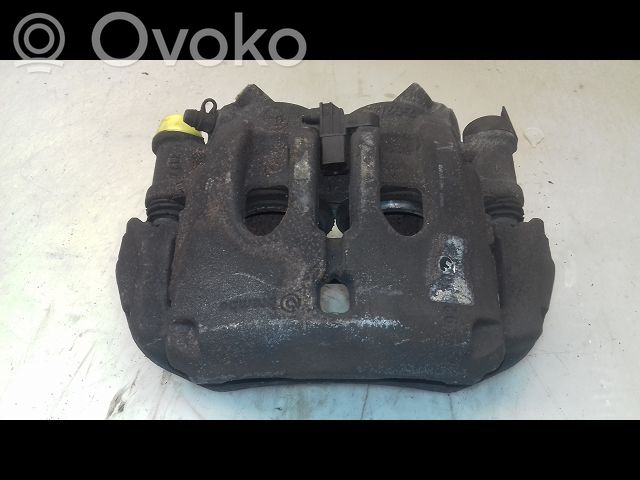Mercedes-Benz Sprinter W906 Zacisk hamulcowy przedni 