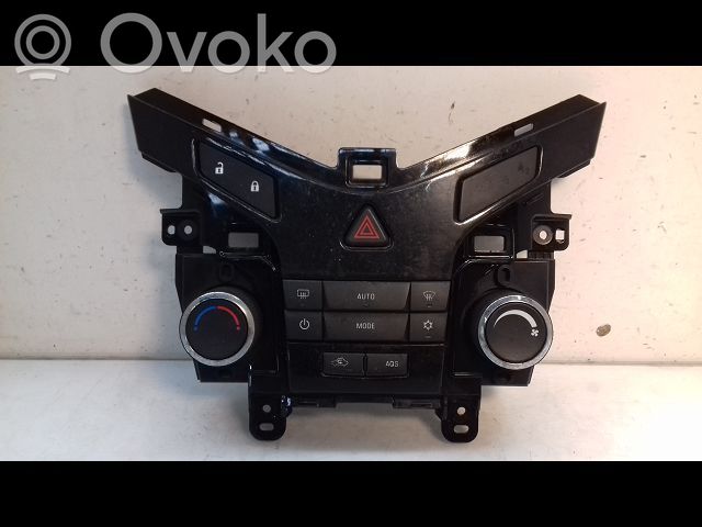 Chevrolet Cruze Climate control unit 