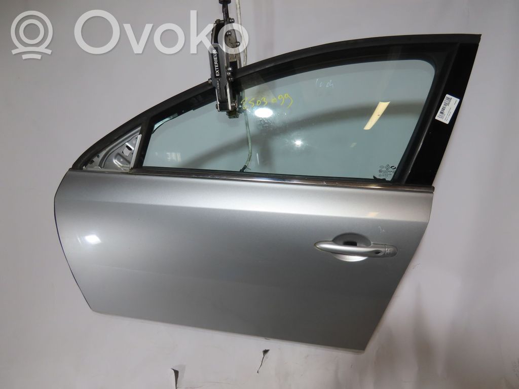 Renault Latitude (L70) Puerta delantera 