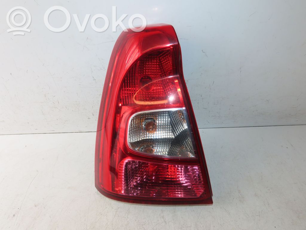 Dacia Logan I Lampă spate în caroserie 