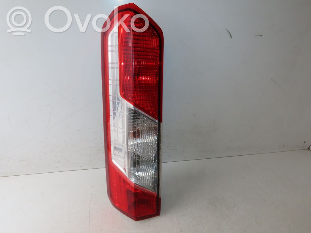 Rear/tail lights   1870426