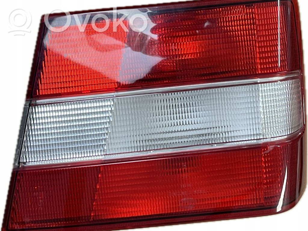 Volvo 940 Lampă spate în capacul portbagajului 