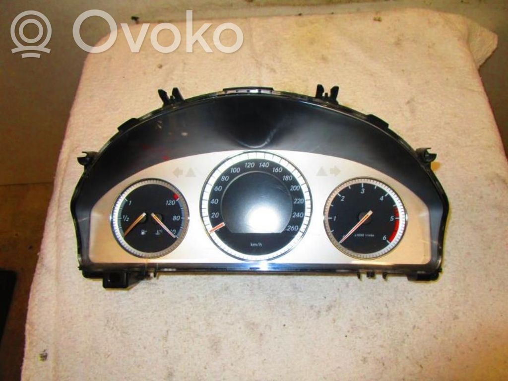 Mercedes-Benz C W204 Vitezometru (grup de instrumente) 