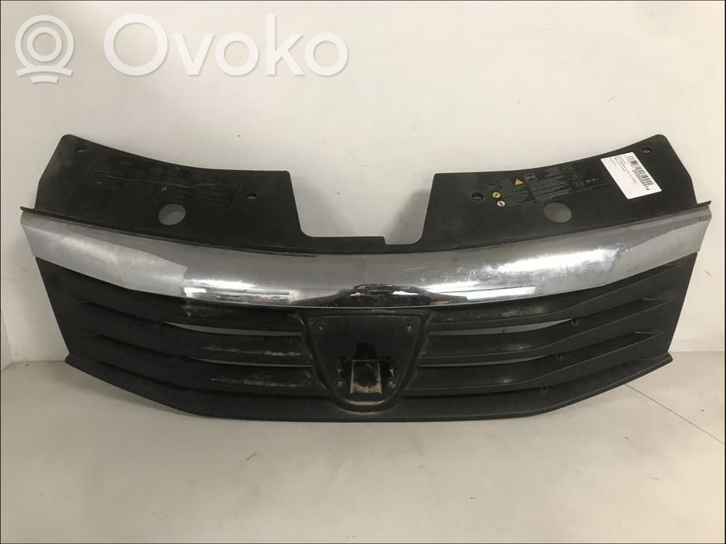 Dacia Sandero Rejilla delantera 