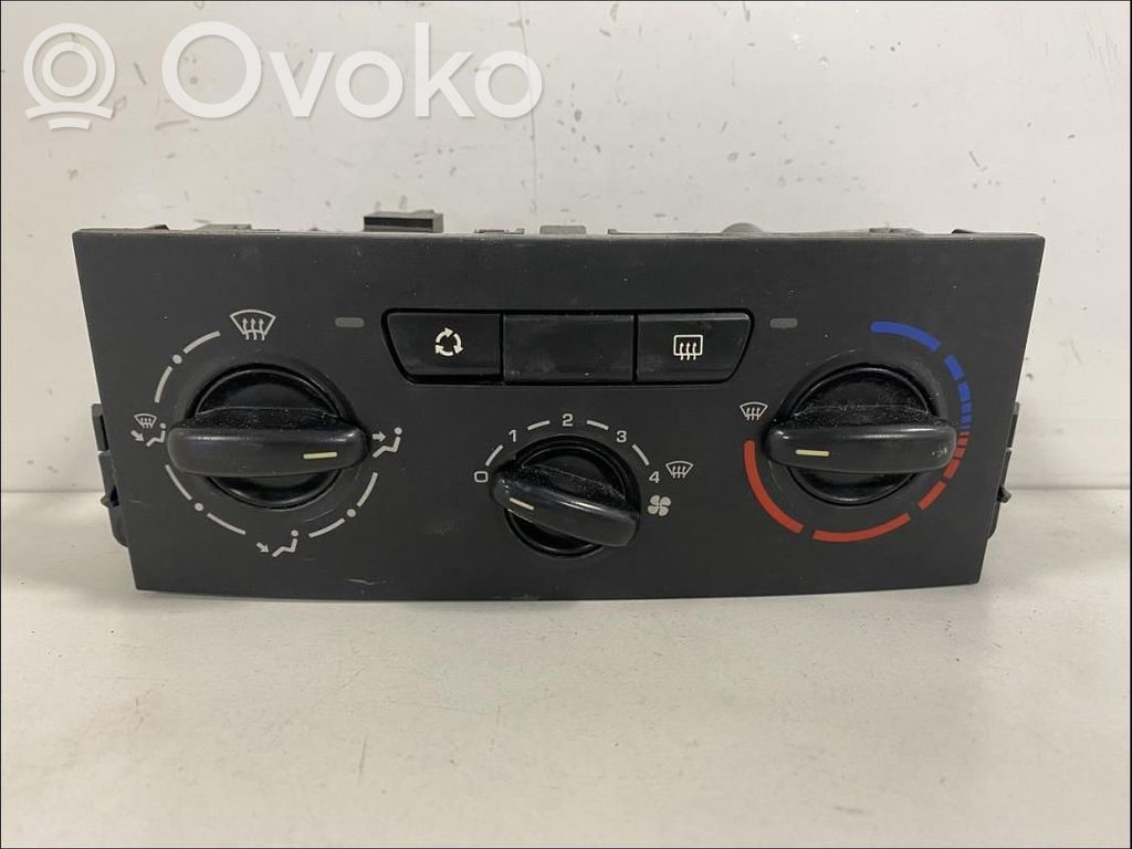 Peugeot 207 Climate control unit 