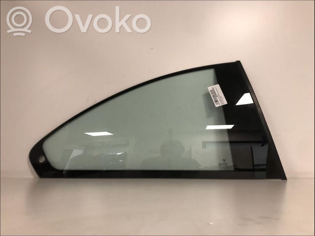 BMW 3 E46 Front triangle window/glass 