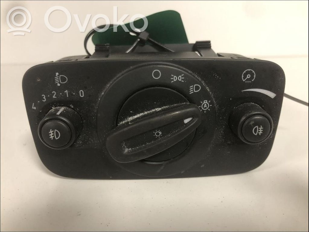 Light switch   1835510