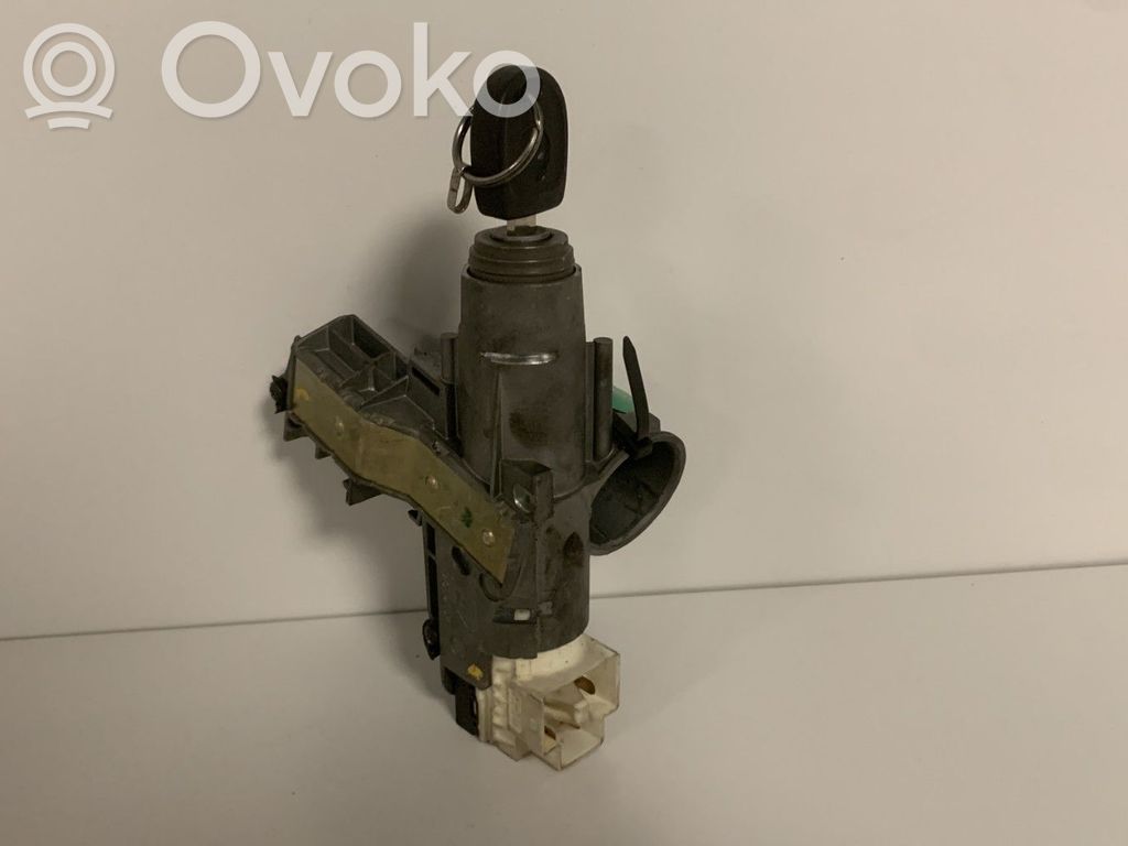 Užvedimo spynelė   1049231