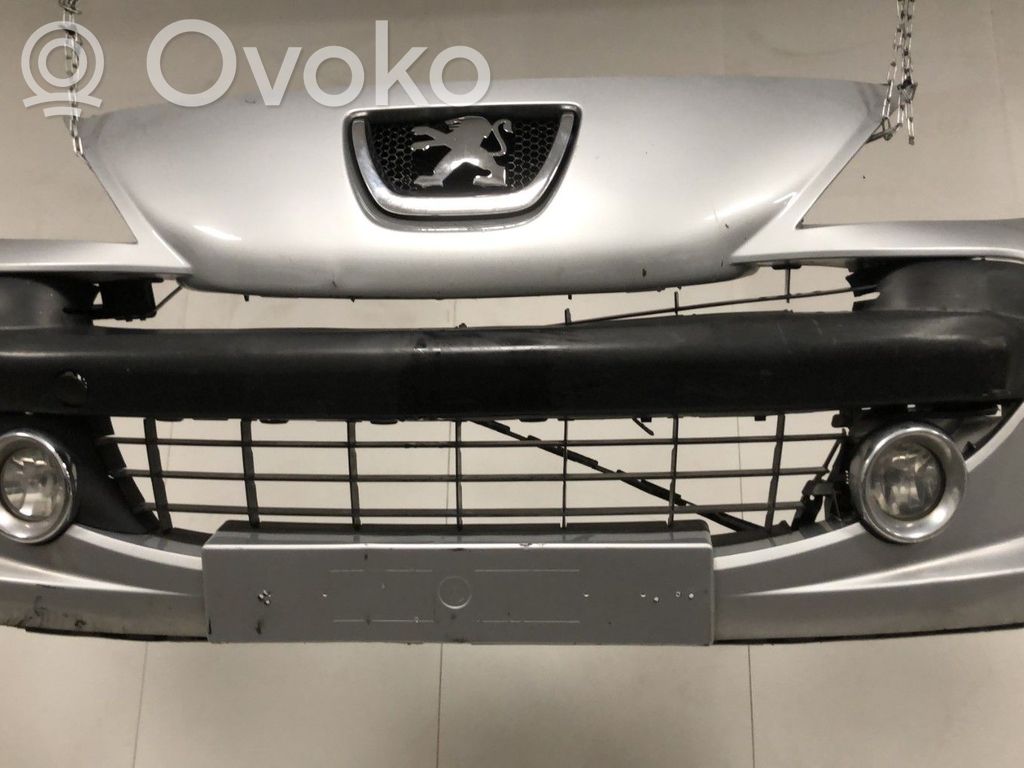 Peugeot 207 Parachoques delantero 