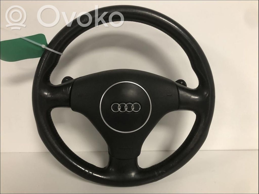 Audi A3 S3 8P Ohjauspyörä 