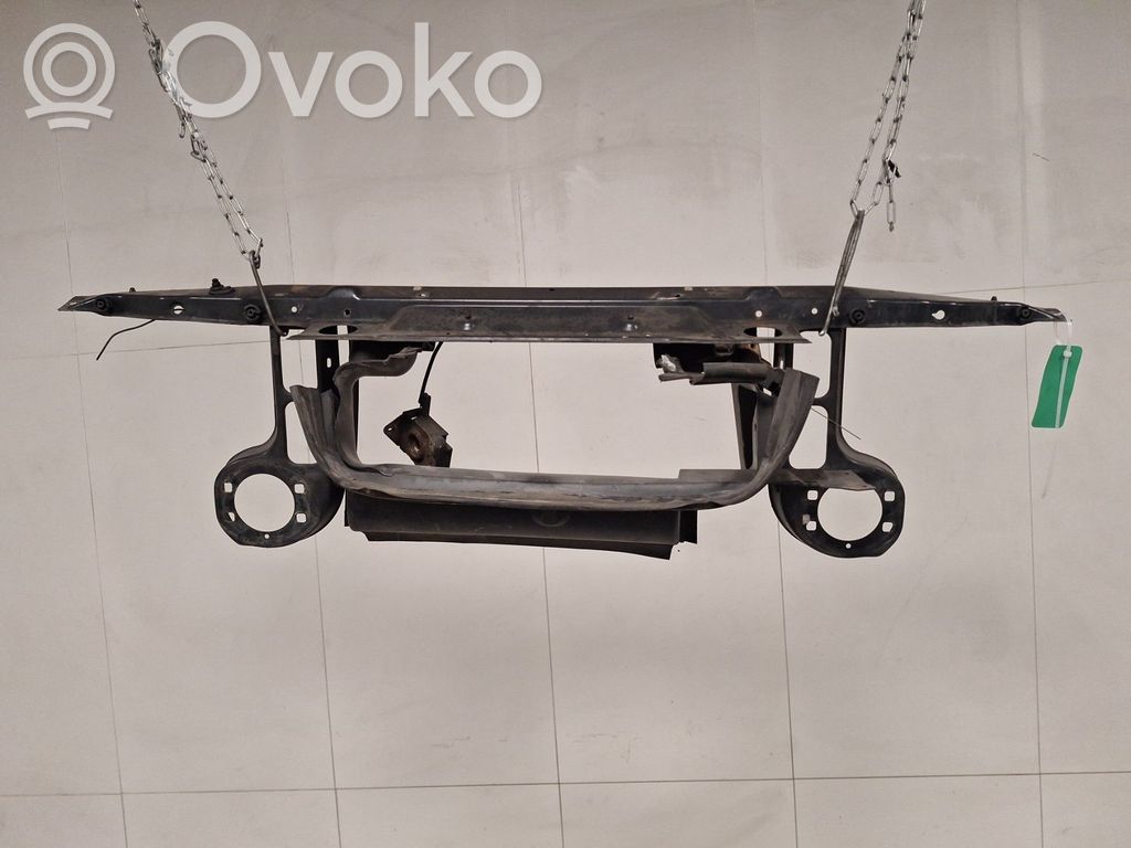 BMW 3 E36 Radiatoru paneļa augšējā daļa (televizors) 