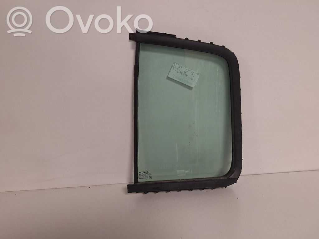 Ventanilla de ventilación de la puerta trasera   7700842897