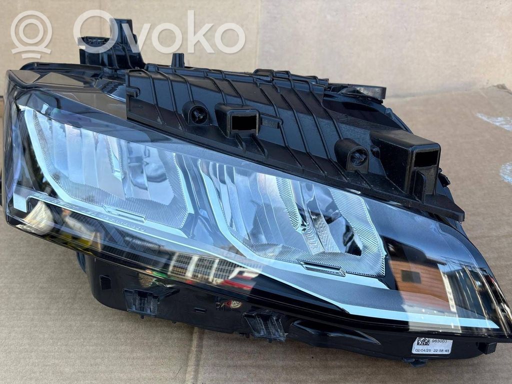 Peugeot 308 Lampa przednia 