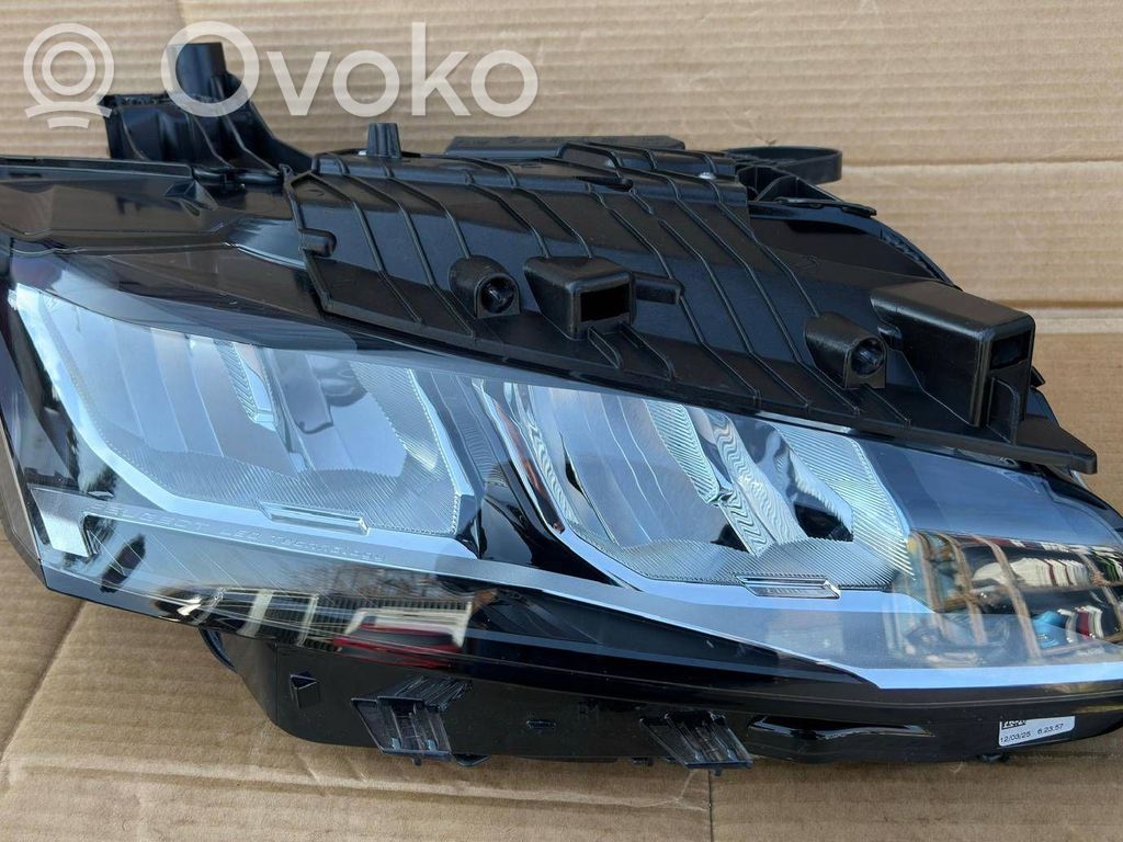 Peugeot 308 Lampa przednia 