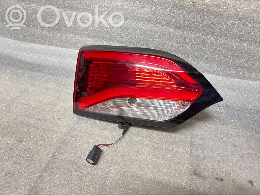 Chrysler Pacifica Lampy tylnej klapy bagażnika 
