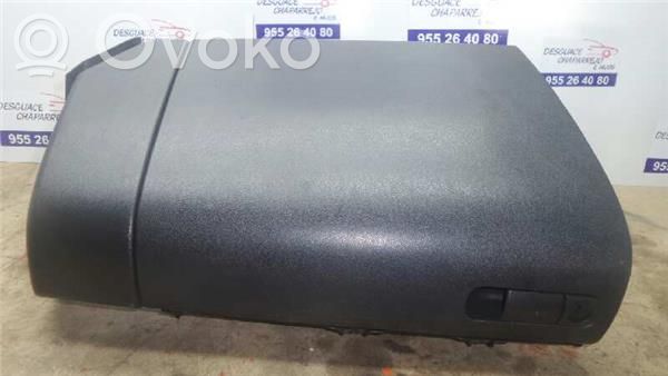 Glove box
