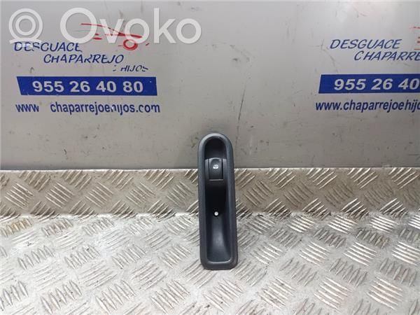 Electric window control switch   8200294357