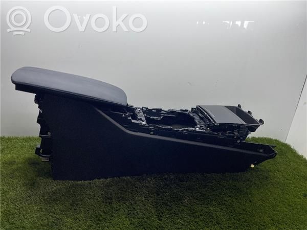 Mazda CX-30 Center console 