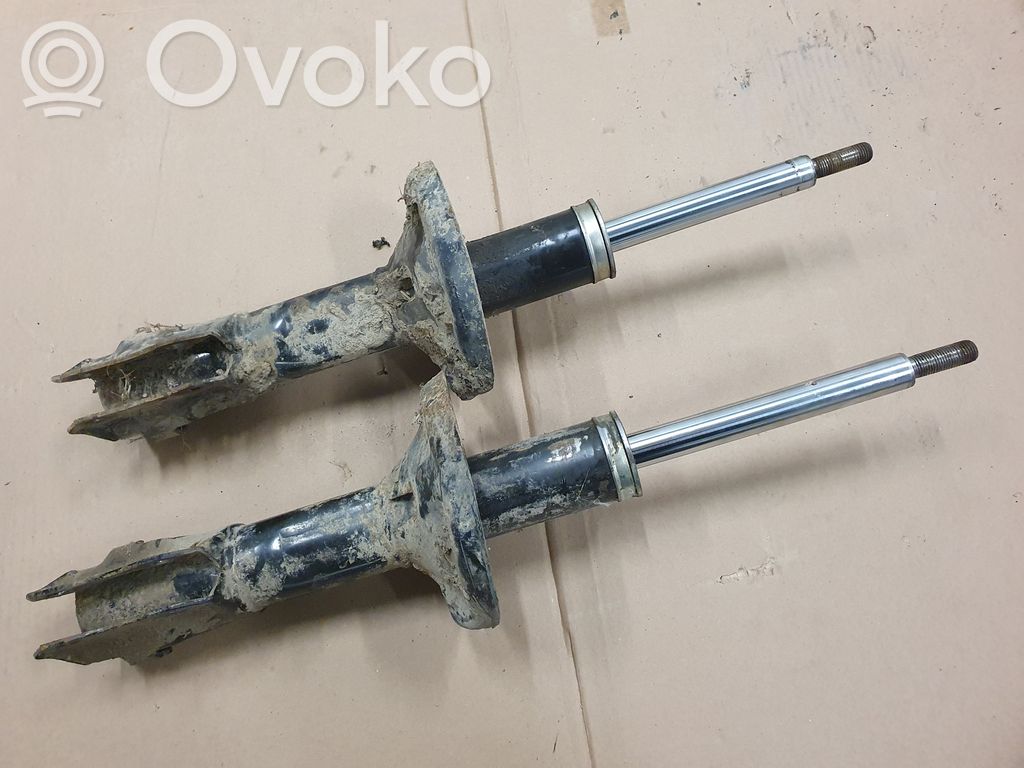 Volkswagen Golf III Priekšpusē amortizators 