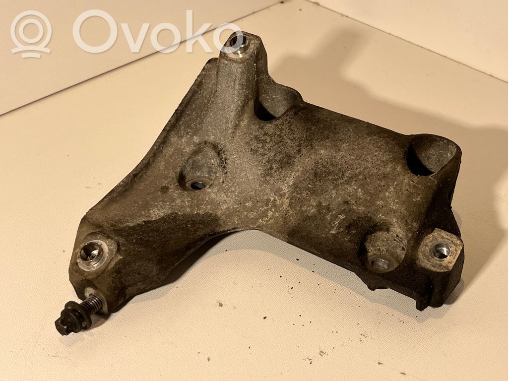 Engine mounting bracket   24458110,7505980,219610