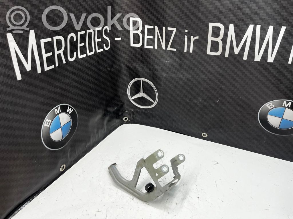 BMW 5 F10 F11 Uchwyt / Mocowanie błotnika przedniego 