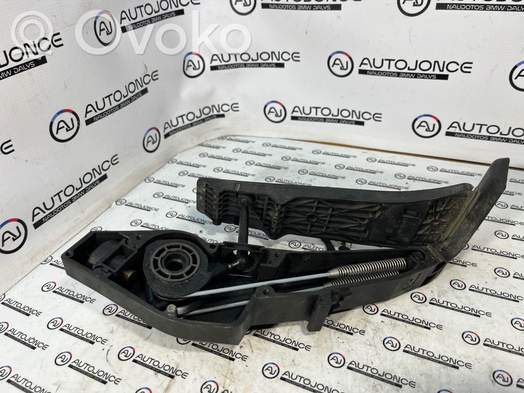 Akceleratoriaus pedalas   6753053,120400