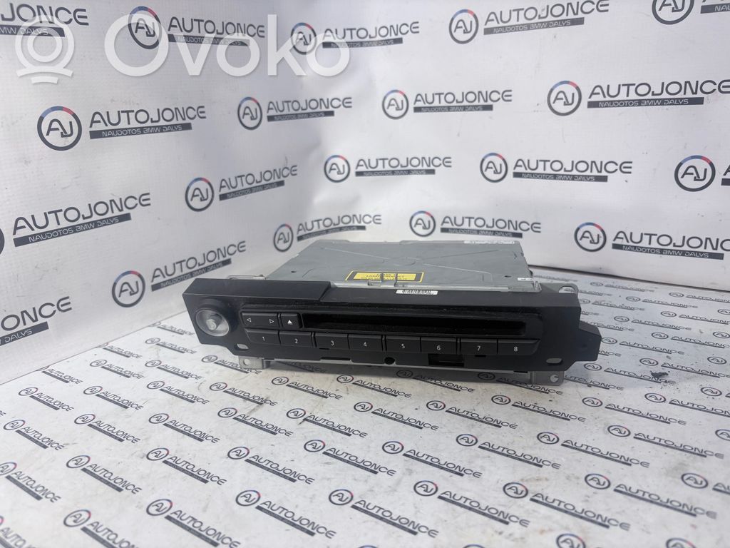 Radio / CD-Player / DVD-Player / Navigation   8820328,77535185,9177125