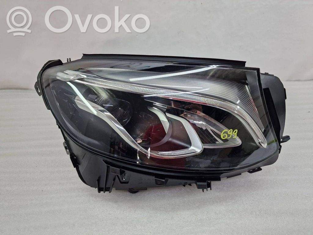 Mercedes-Benz GLC X253 C253 Lampa przednia 