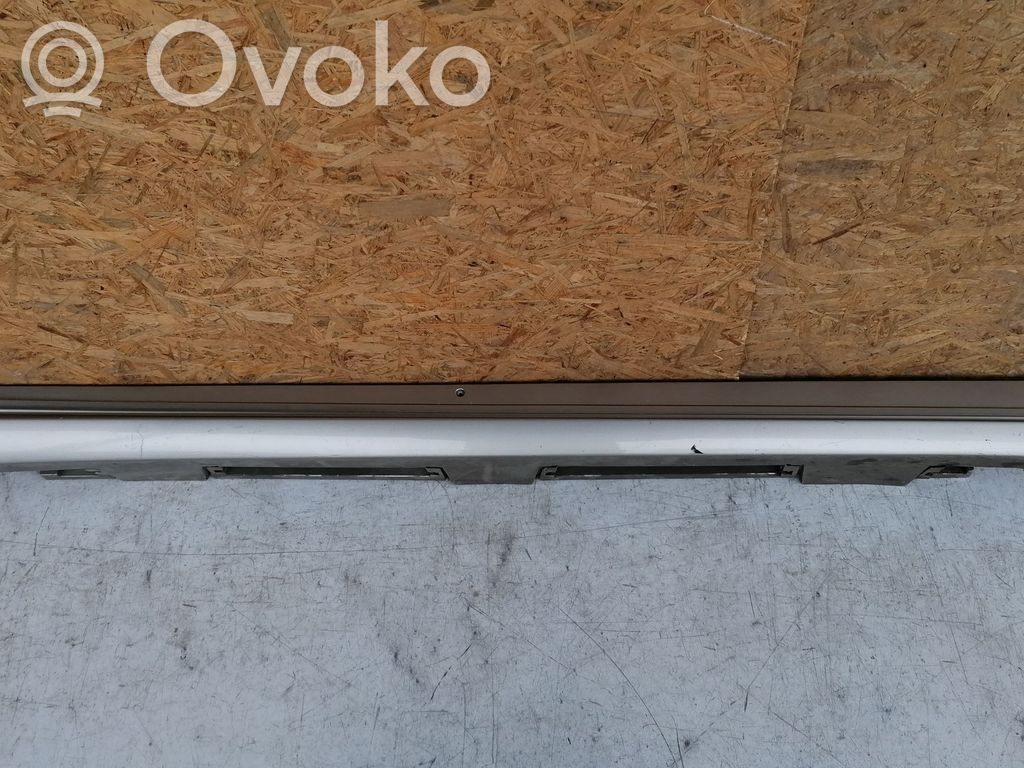 Slenkstis   7585107060,2484133
