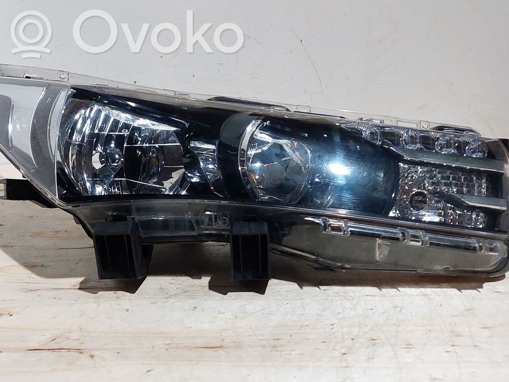 Toyota Corolla E160 E170 Etu-/Ajovalo 
