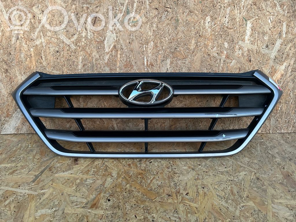 Hyundai Tucson TL Maskownica / Grill / Atrapa górna chłodnicy 