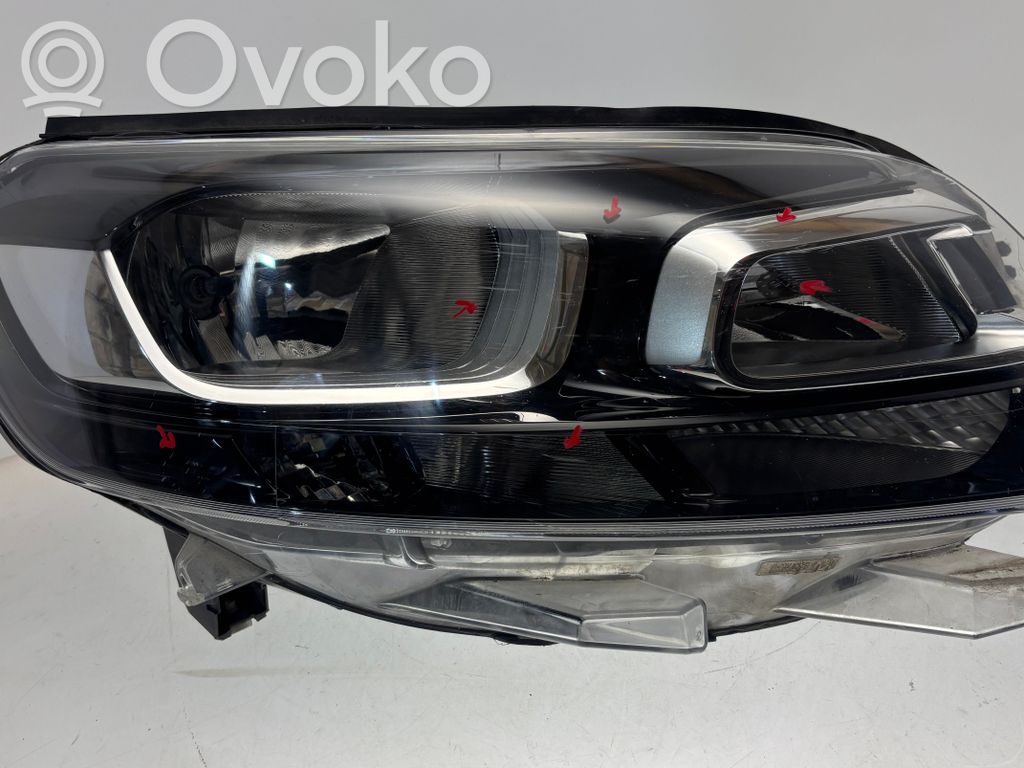 Opel Vivaro Phare frontale 