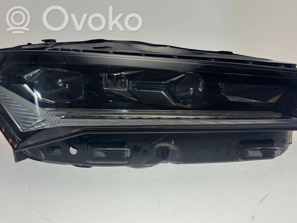 Skoda Superb B9 Scheinwerfer 