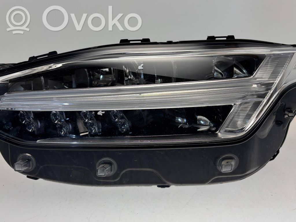 Volvo XC90 Scheinwerfer 