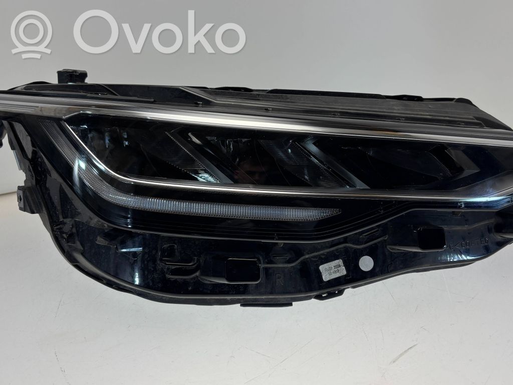 Volkswagen Golf VIII Lampa przednia 