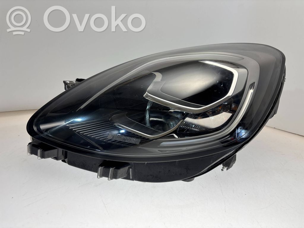 Ford Puma Headlight/headlamp 