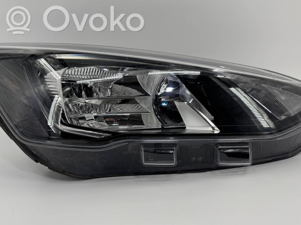 Ford Focus Headlight/headlamp 