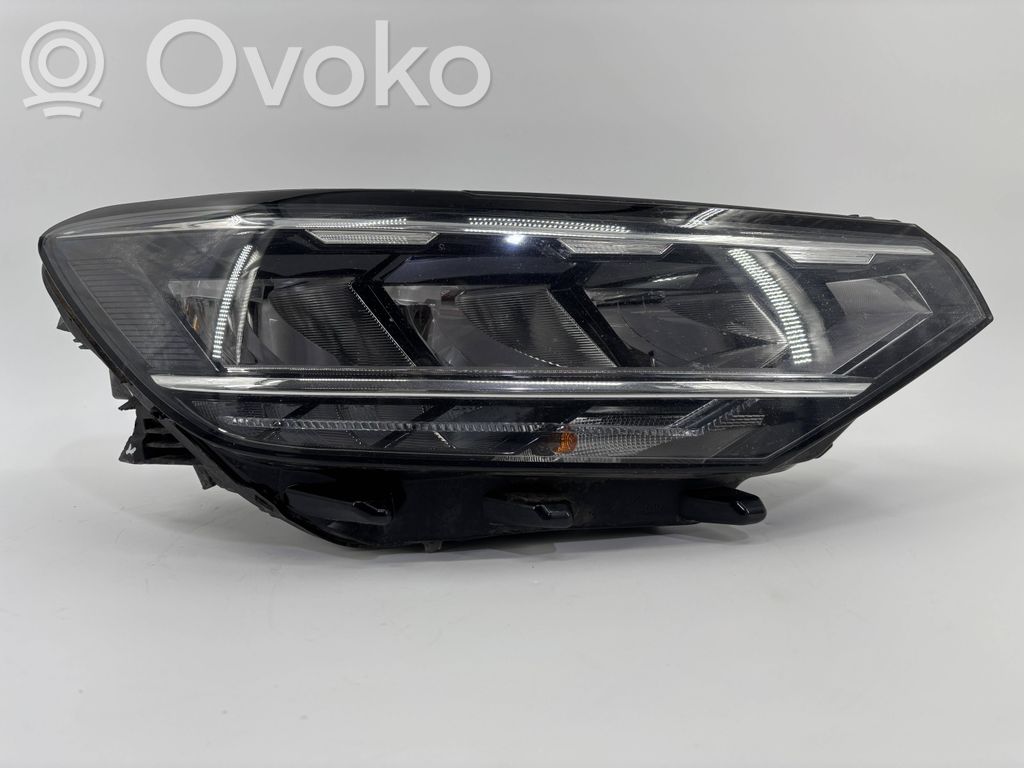 Volkswagen PASSAT B8 Lampa przednia 