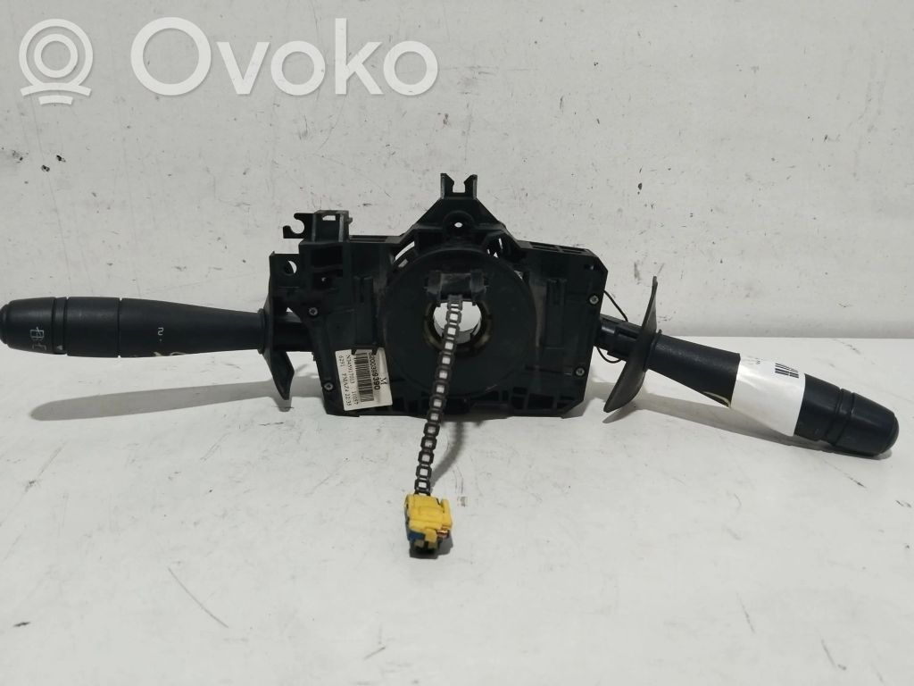 Multifunctional control switch/knob   8200375336