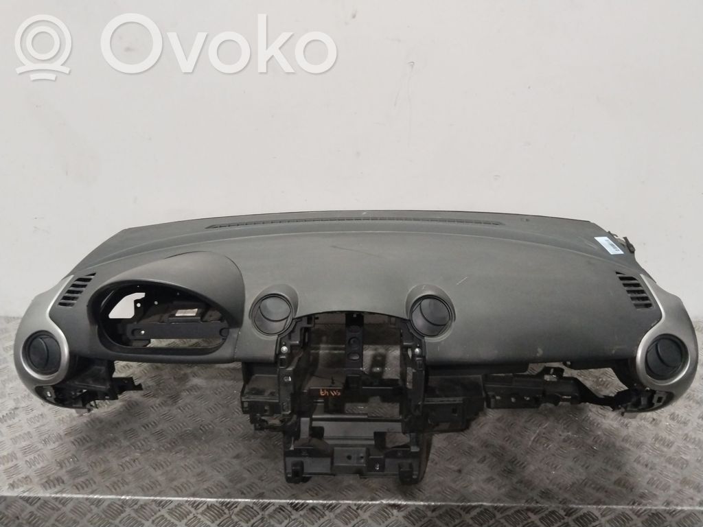 Dashboard   DF7160400B02