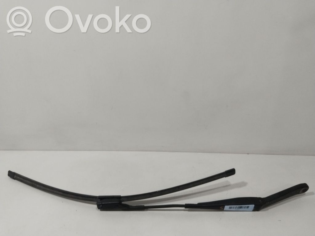 Ford Fiesta Etupyyhkimen sulan varsi