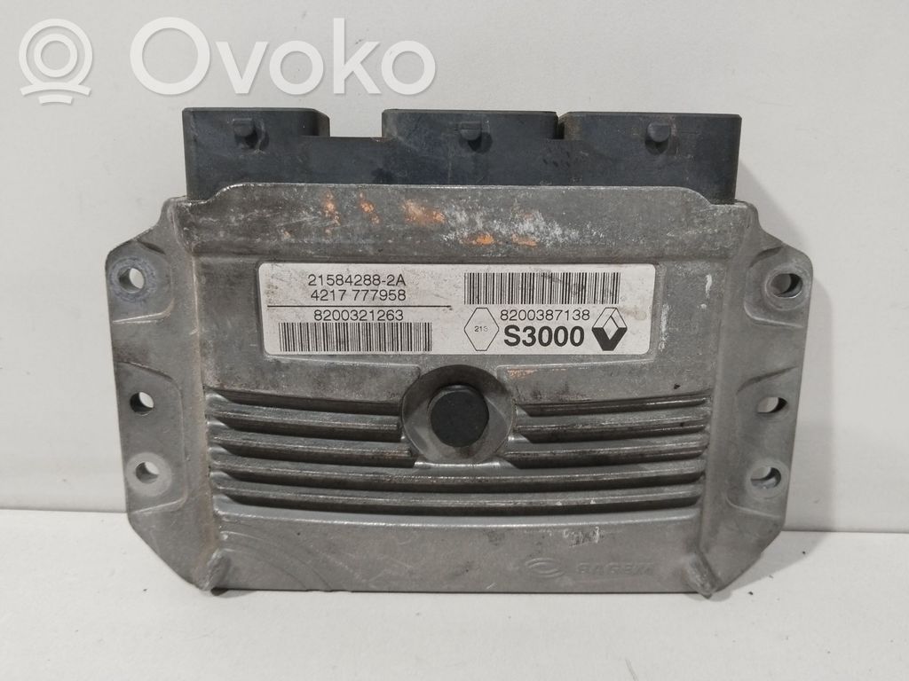 Centralina/modulo del motore   215842882A
