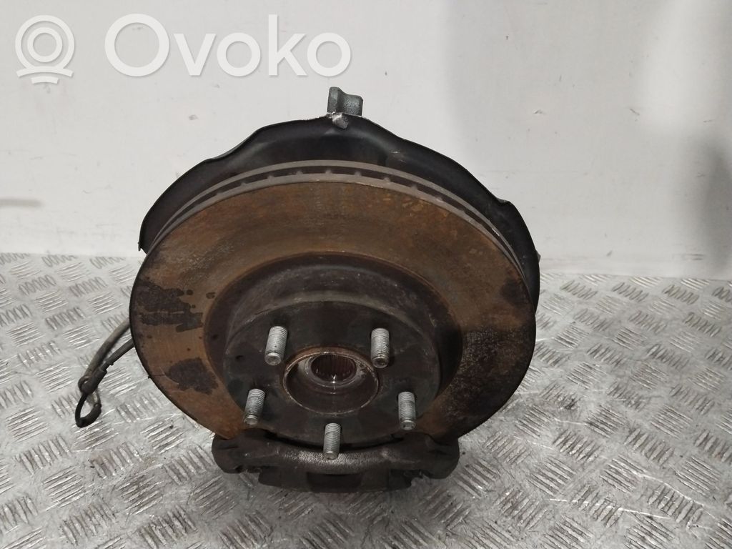 Mangueta de dirección de rueda delantera   D10E33021