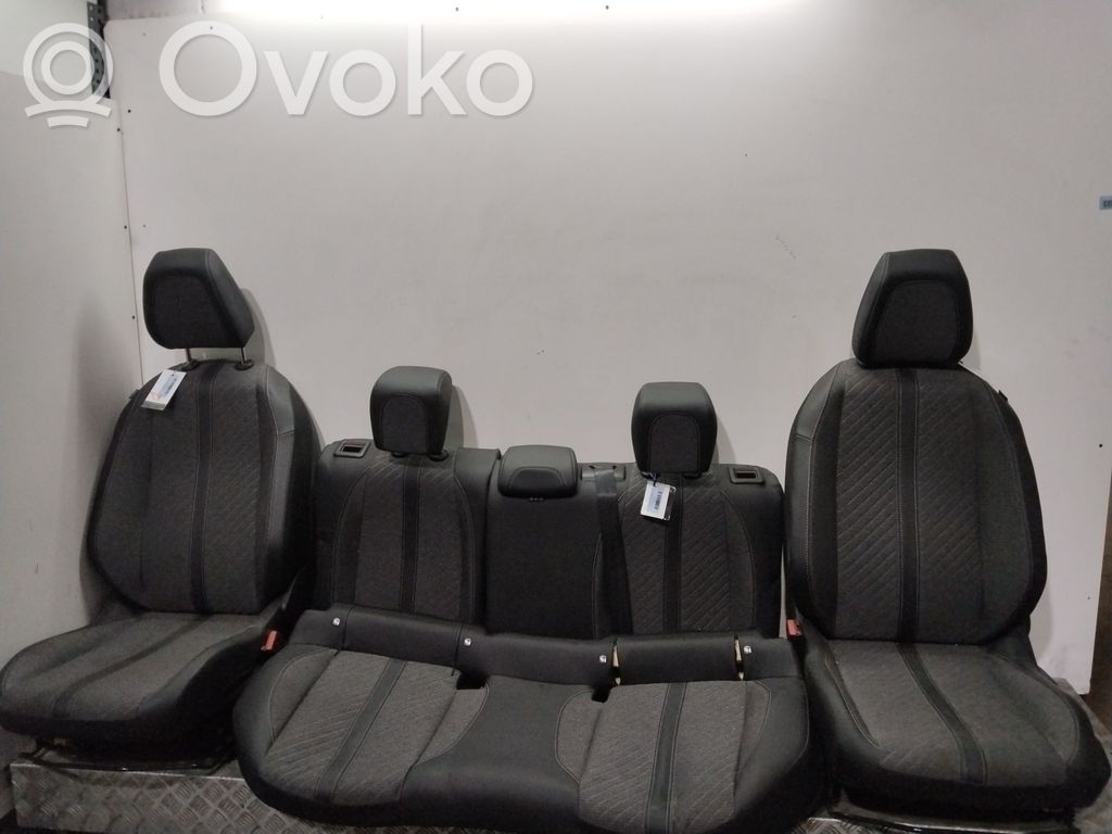 Peugeot 2008 II Istuinsarja 
