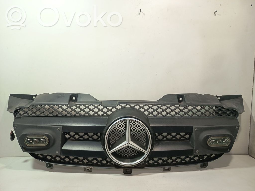 Mercedes-Benz Sprinter W906 Grille d'aile 