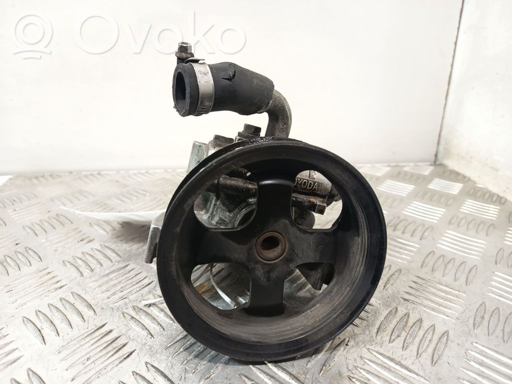 Ohjaustehostimen pumppu   2T143A696AJ