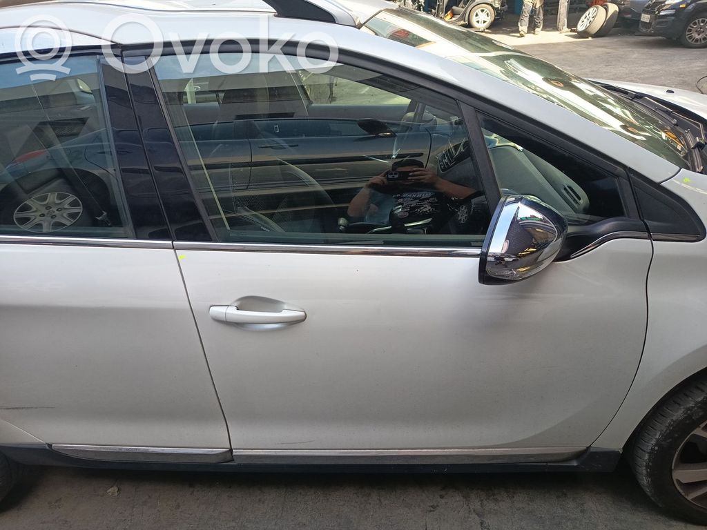 Peugeot 2008 I Portiera anteriore 
