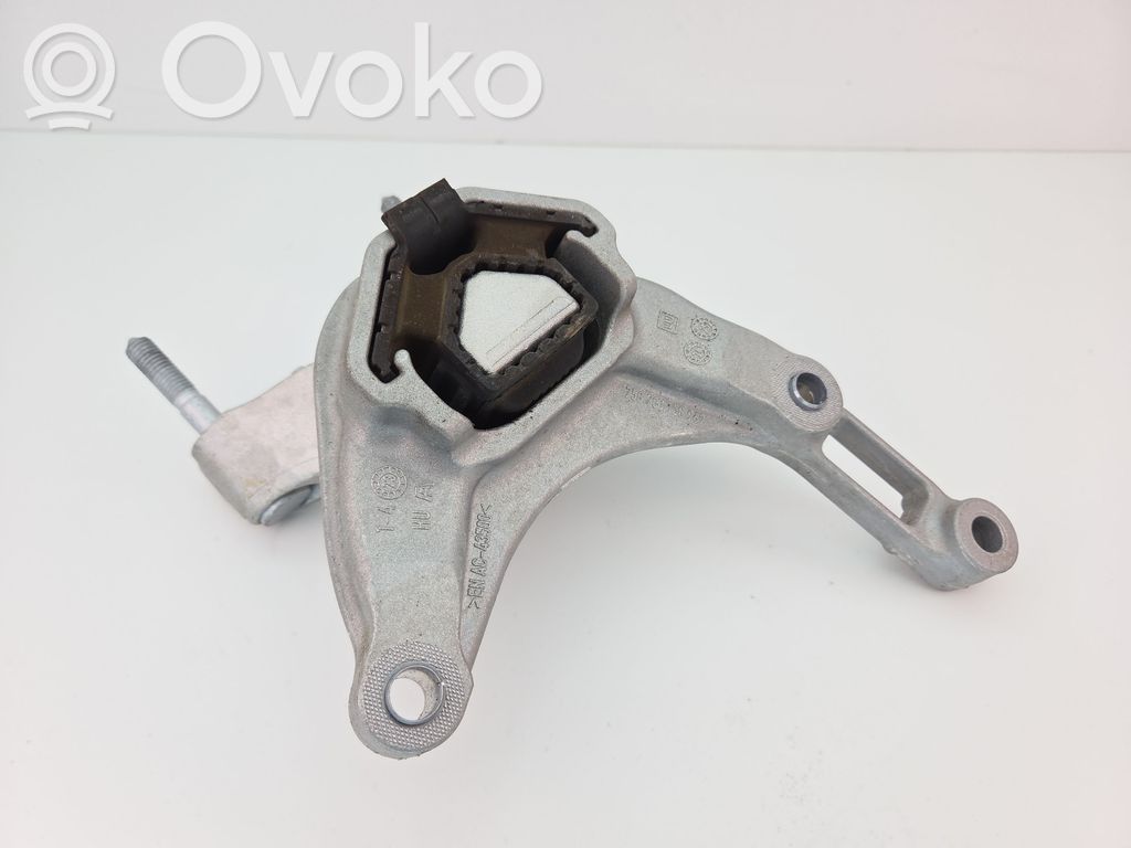 Engine mounting bracket   9846570980